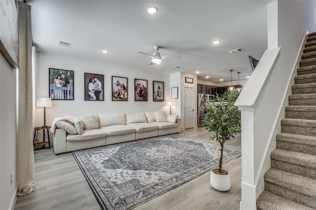 552 Brook View Dr - Photo 2 of 30