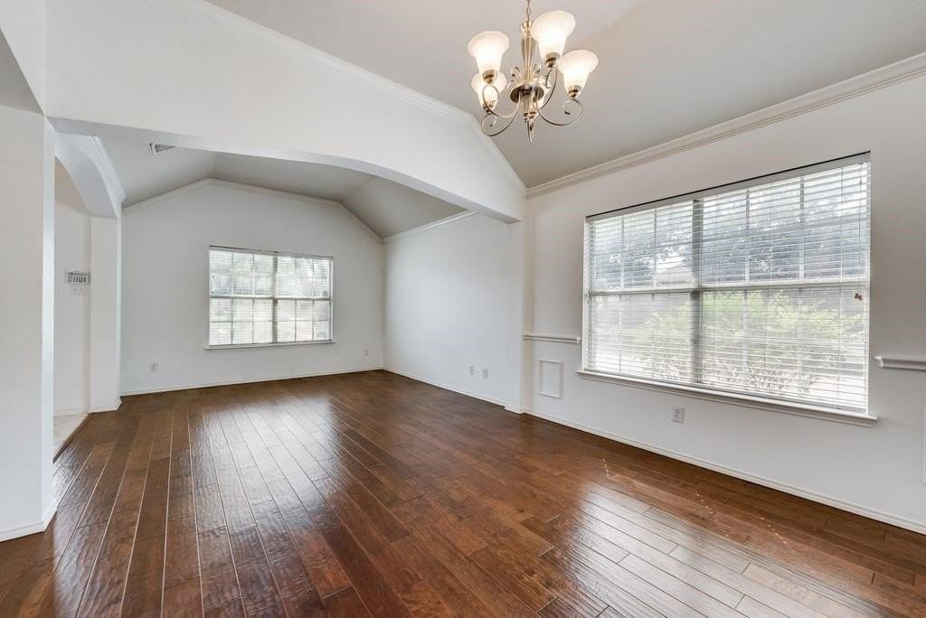 1532 Ector Dr - Photo 3 of 20