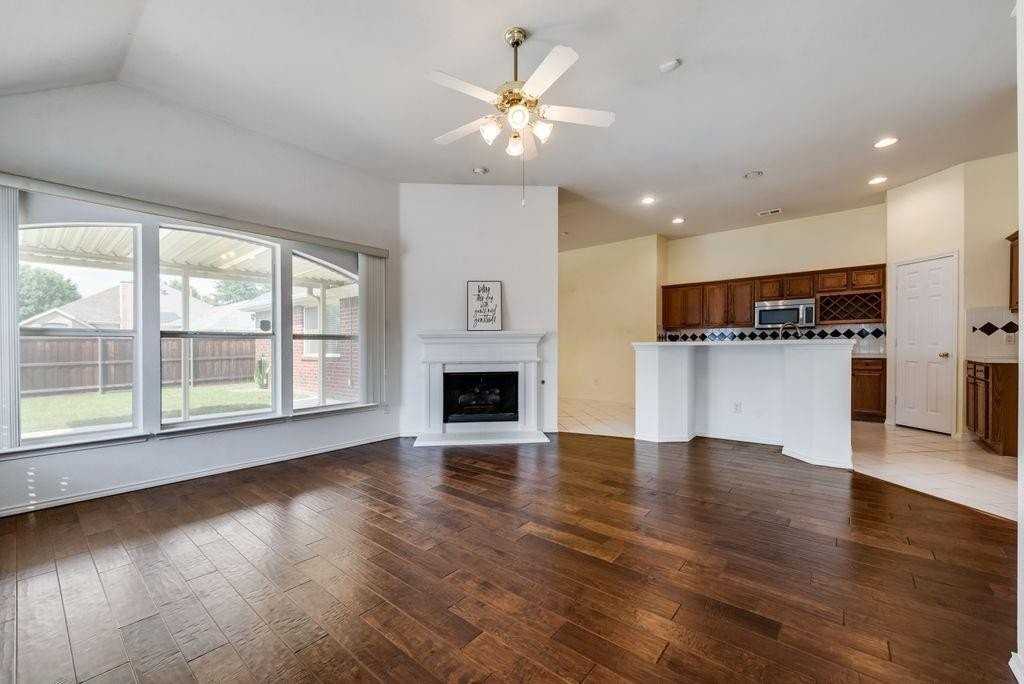 1532 Ector Dr - Photo 4 of 20