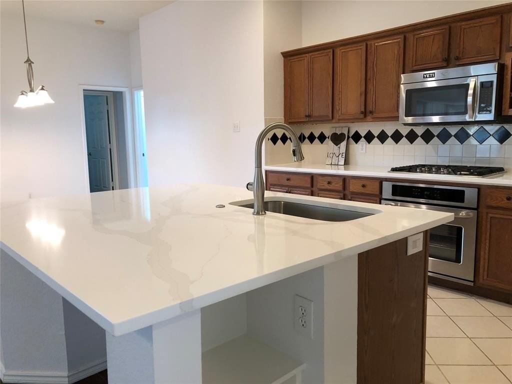 1532 Ector Dr - Photo 5 of 20