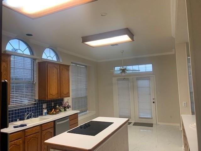 1027 Creek Bnd - Photo 2 of 12