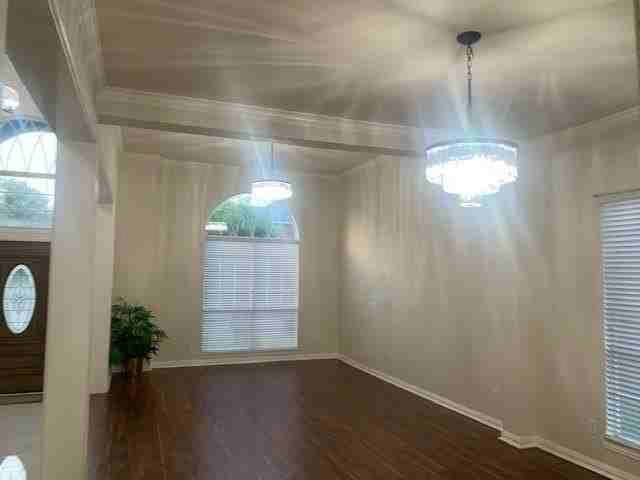 1027 Creek Bnd - Photo 5 of 12