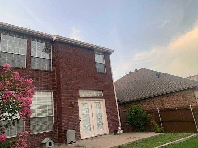 1027 Creek Bnd - Photo 6 of 12