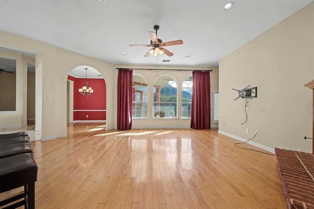 947 Sunset Hill Dr - Photo 7 of 32