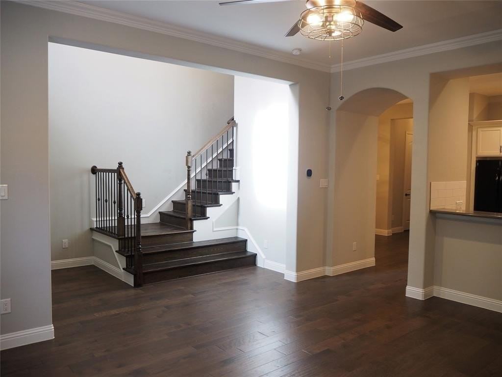 4129 Broadway Ave - Photo 6 of 27