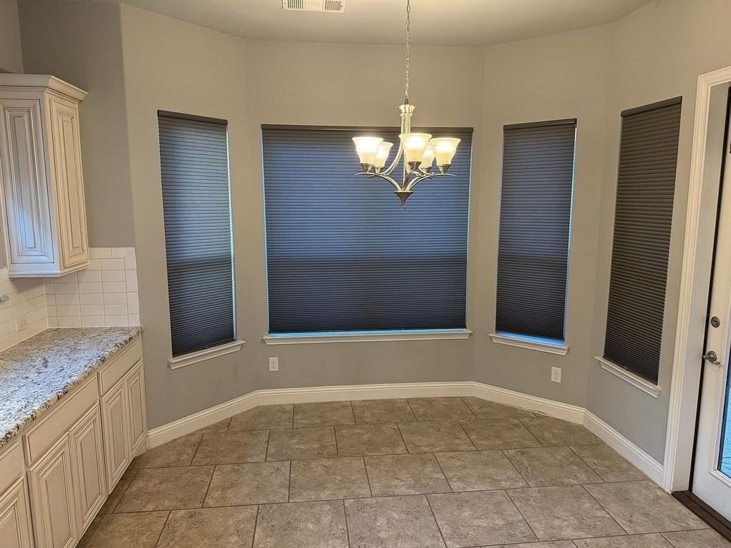 1610 Singing Water Dr - Photo 5 of 17