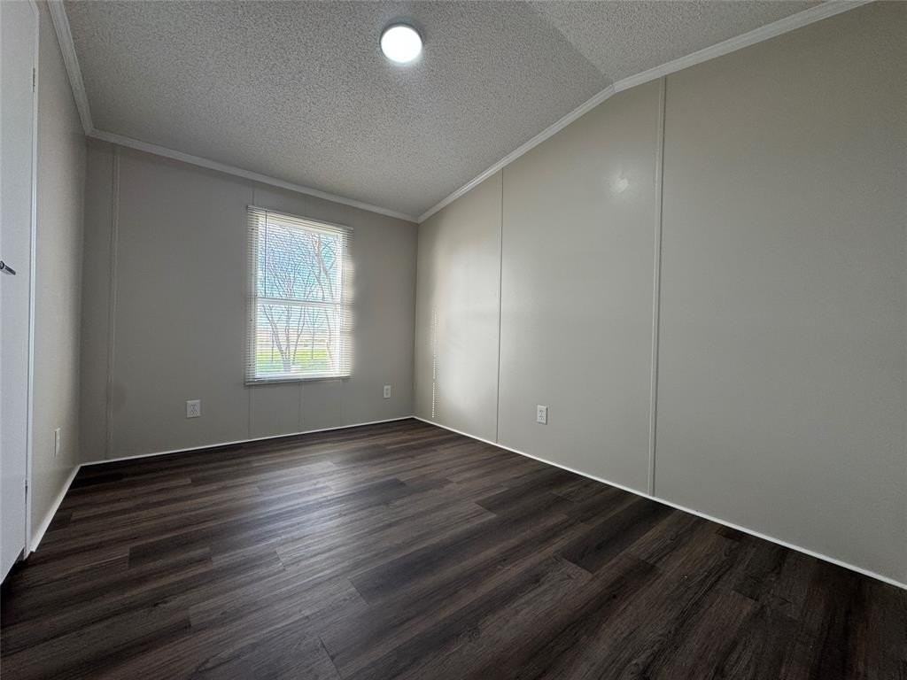 1204 Traders Rd - Photo 5 of 12