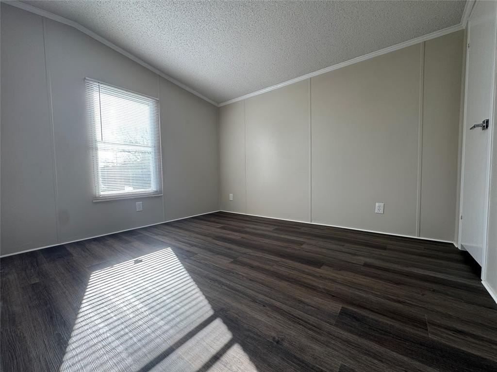 1204 Traders Rd - Photo 6 of 12