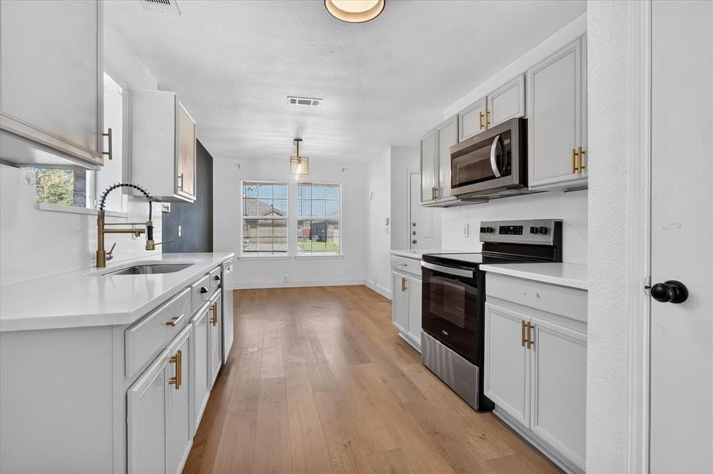 9108 Tumbleweed Dr - Photo 3 of 17