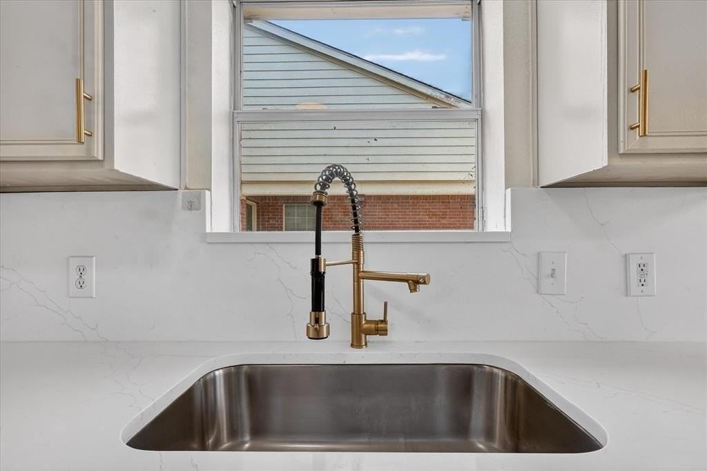 9108 Tumbleweed Dr - Photo 4 of 17