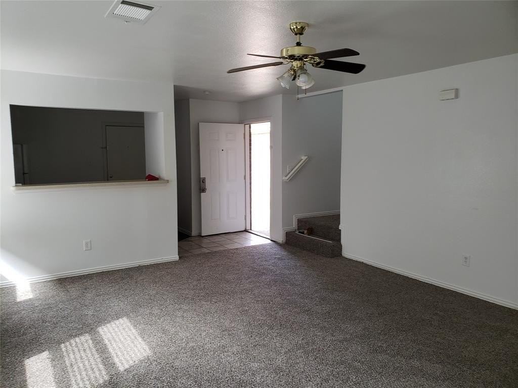 13631 Biggs St - Photo 4 of 17