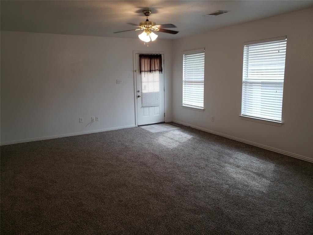 13631 Biggs St - Photo 5 of 17