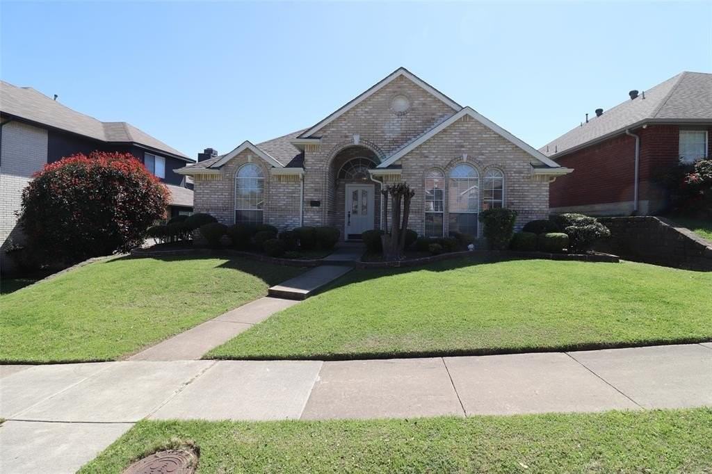 1728 Bennington Dr - Photo 2 of 31