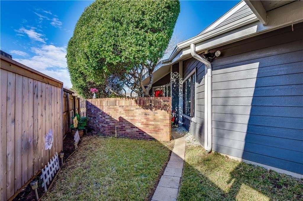 513 Hunters Glen St - Photo 3 of 22