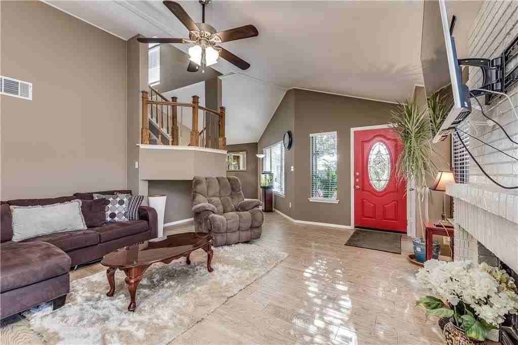 513 Hunters Glen St - Photo 4 of 22