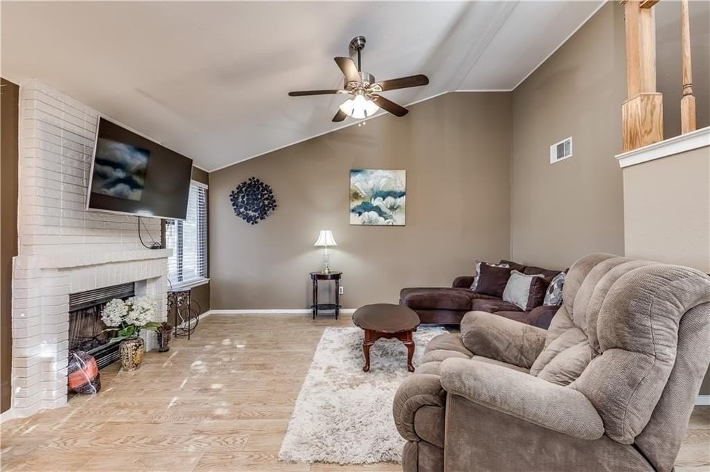 513 Hunters Glen St - Photo 6 of 22