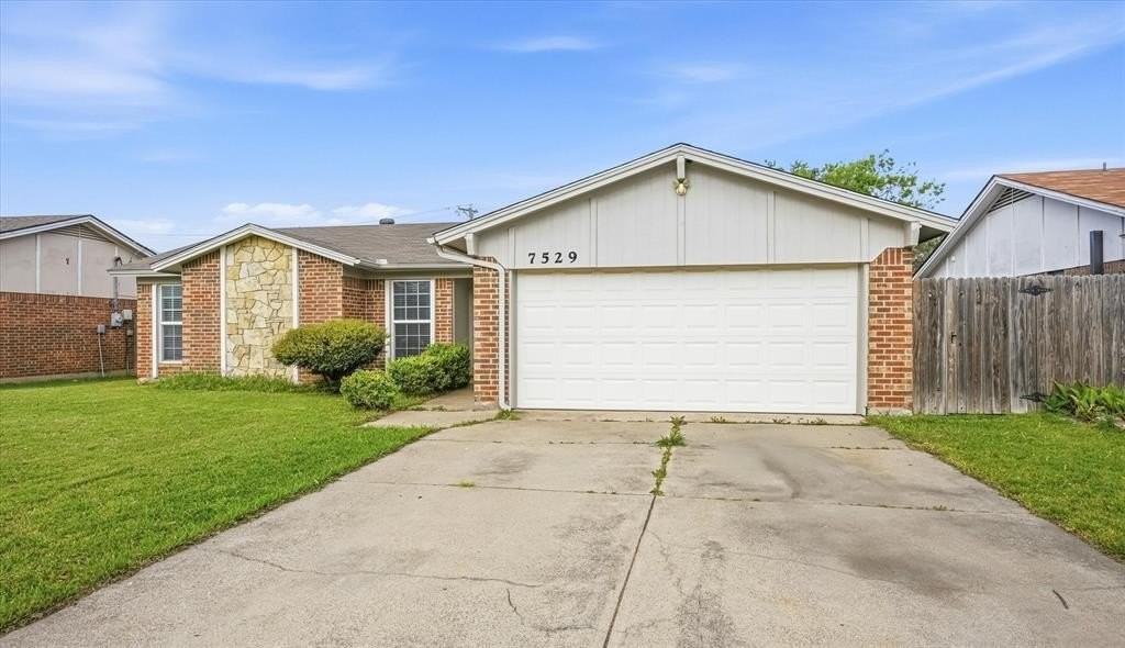 7529 Meadowlark Ln N - Photo 3 of 26