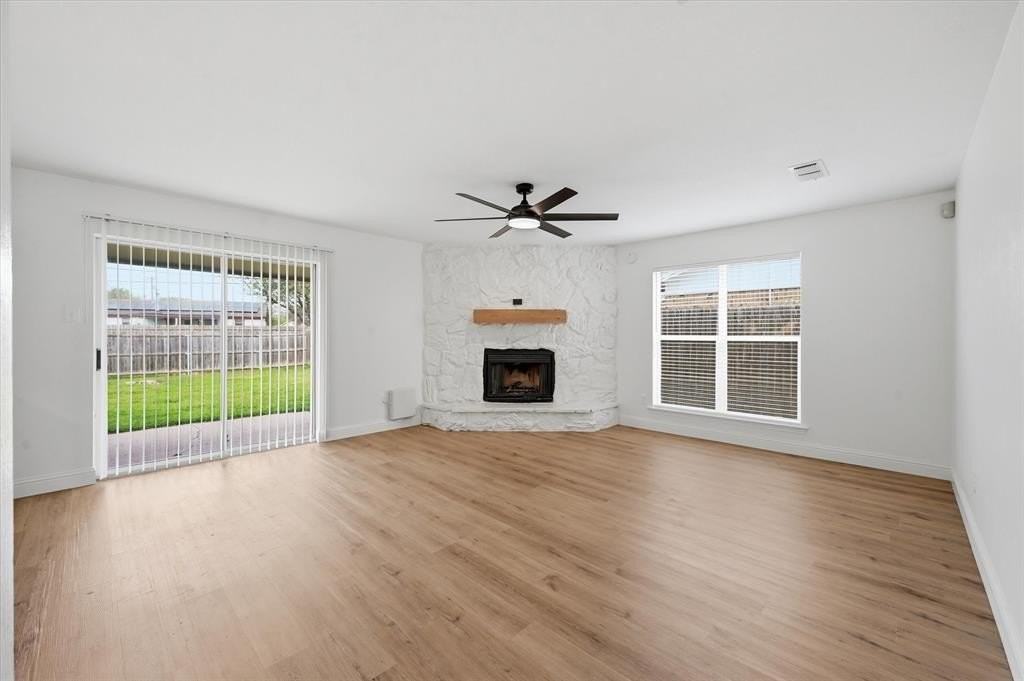 7529 Meadowlark Ln N - Photo 4 of 26