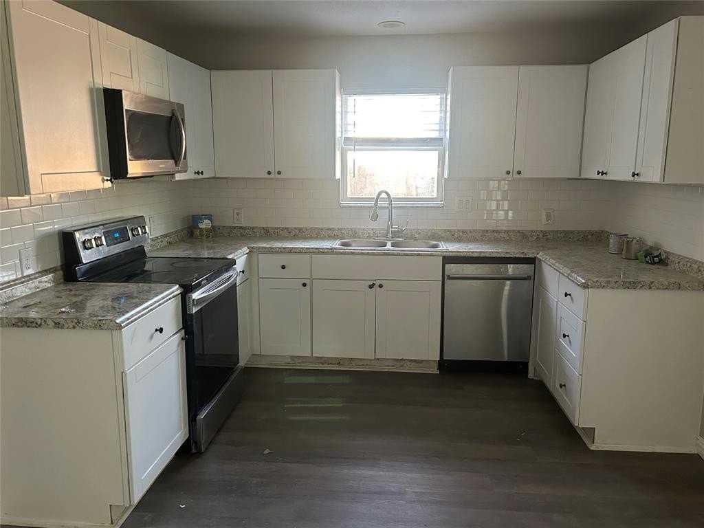 5009 Sabelle Ln - Photo 2 of 7