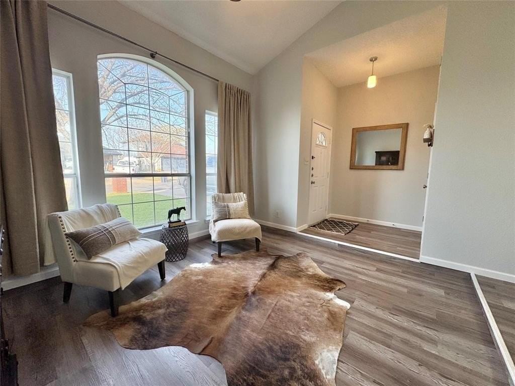 10264 Sunset View Dr - Photo 3 of 21