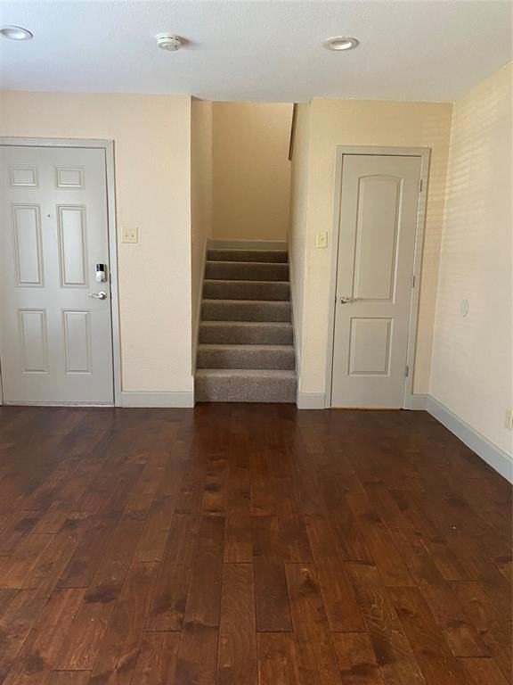 7720 Kings Ridge Rd - Photo 3 of 16