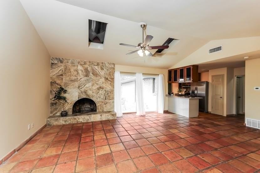 813 Hudson Dr - Photo 4 of 19