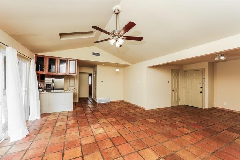 813 Hudson Dr - Photo 5 of 19