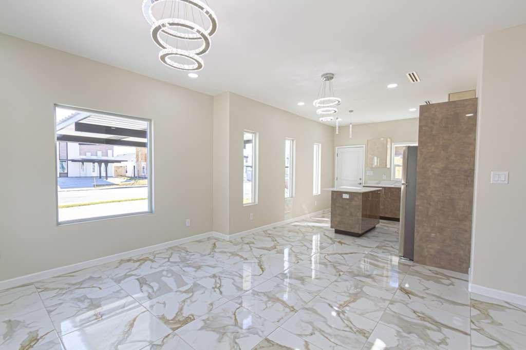 408 N Emerald Ave #2 - Photo 6 of 10