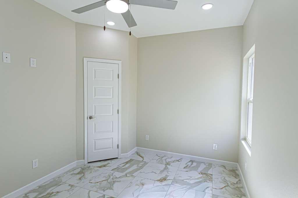 600 N Emerald Ave #2 - Photo 6 of 10