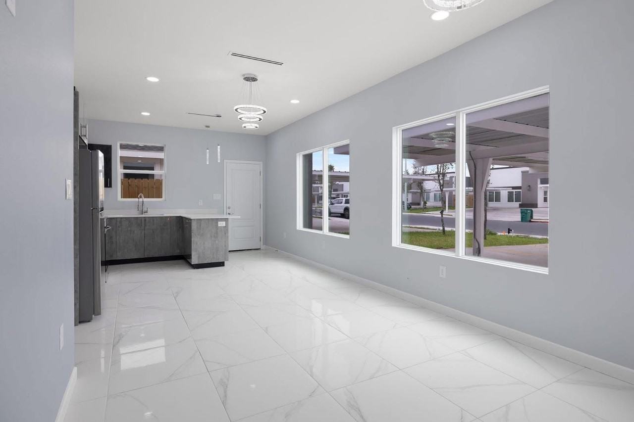 PH AD L-27-2 #2 - Photo 2 of 9