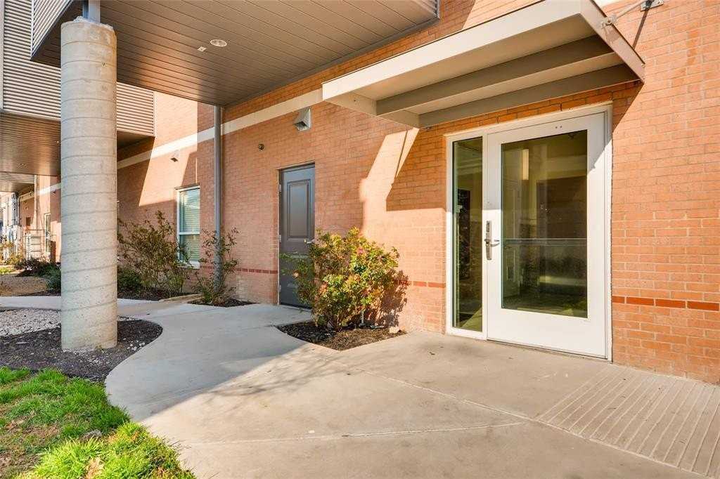 928 Travis Ave #407 - Photo 2 of 13