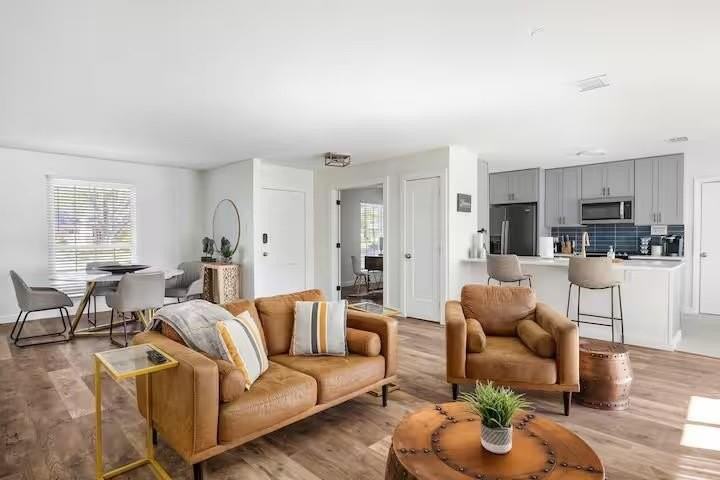 3170 Golfing Green Dr - Photo 7 of 9