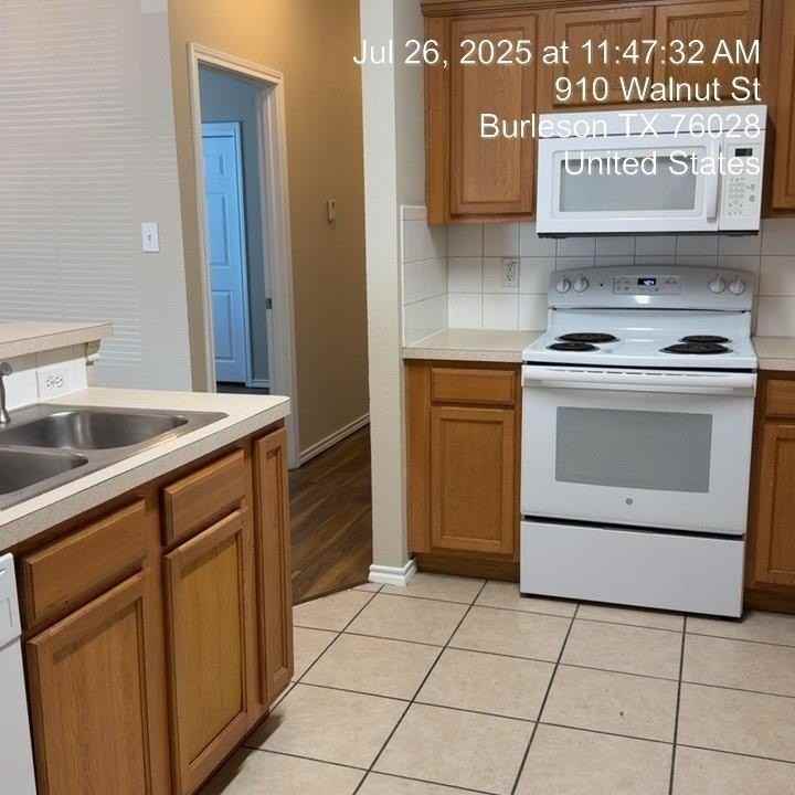 913 Walnut St - Photo 6 of 14