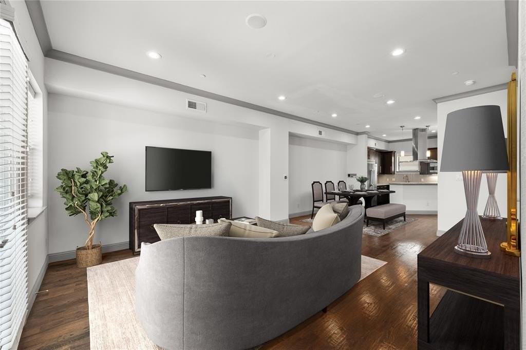 1021 Pavillion St #3 - Photo 4 of 28