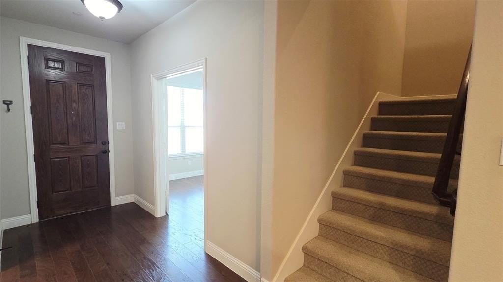 309 Tottenham Ct - Photo 2 of 28