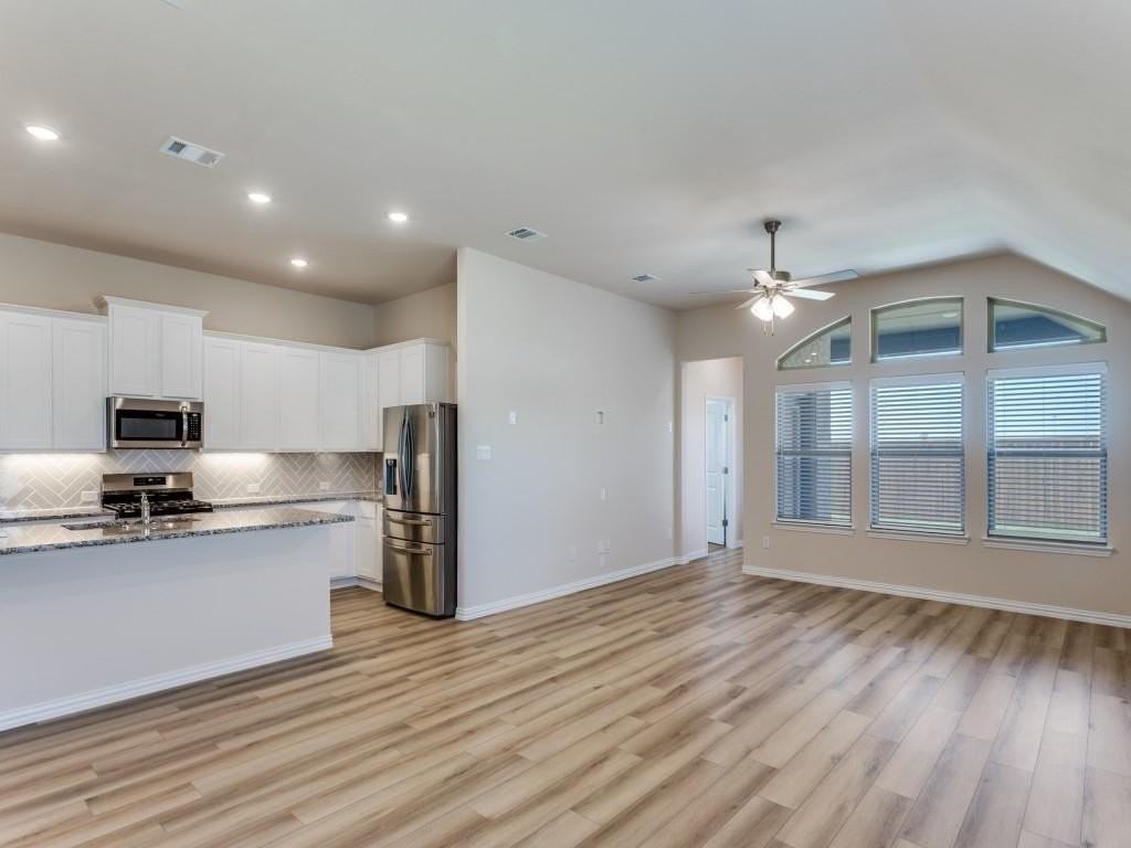 529 Brozgold Ave - Photo 6 of 23