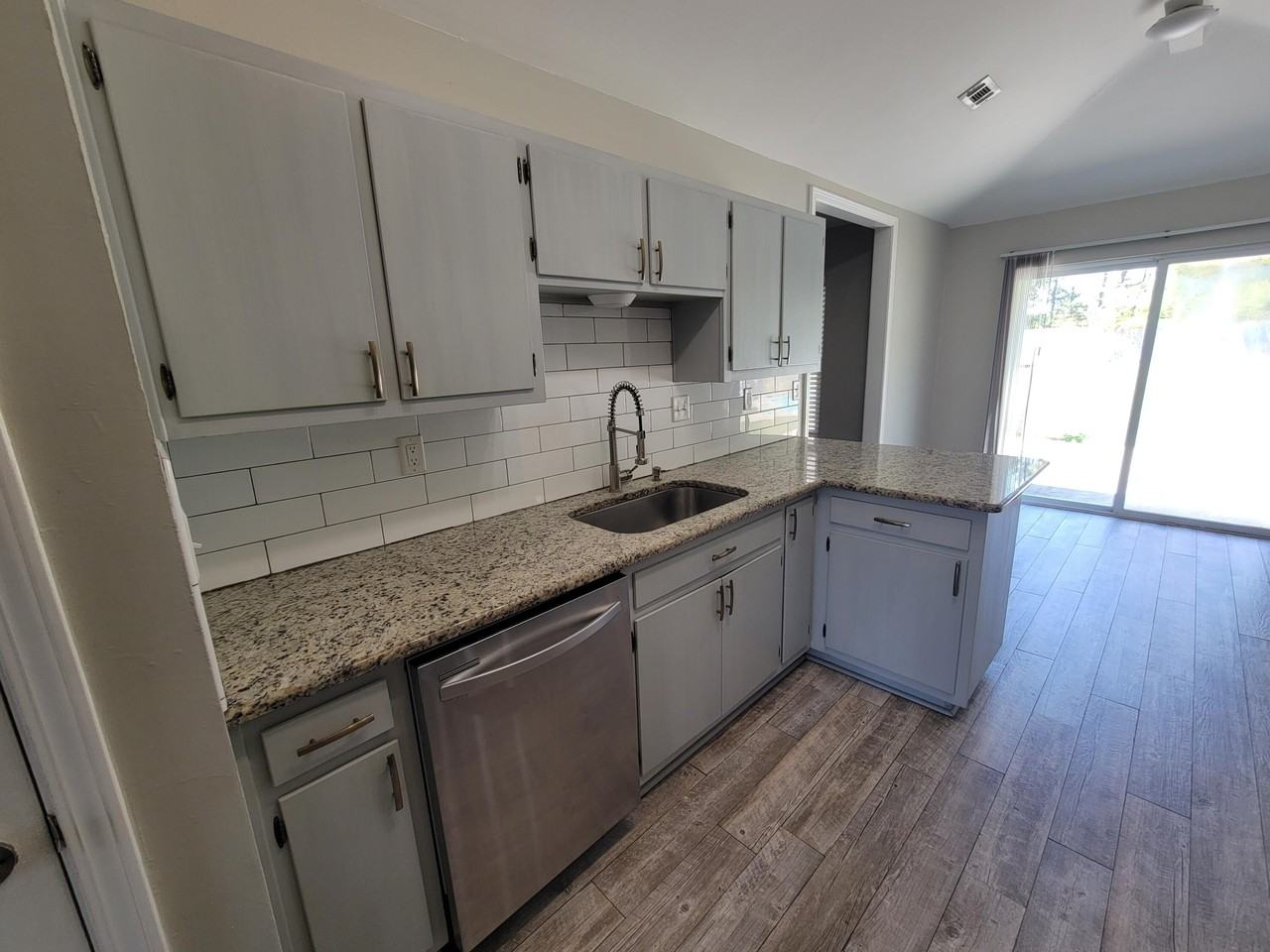 116 Long Pointe Dr - Photo 7 of 27