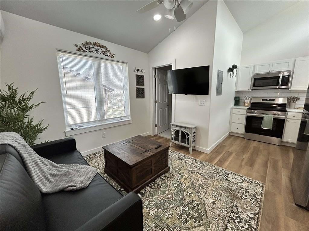 1008 Canyon View Ave #A - Photo 2 of 5