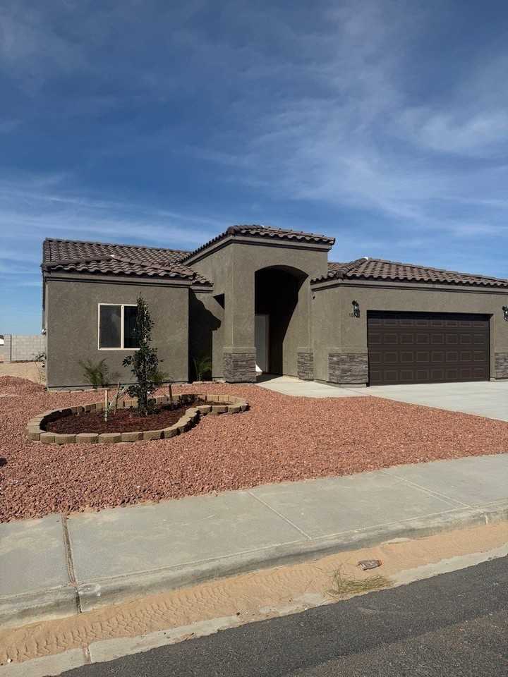 10623 E 45th St - Photo 2 of 6