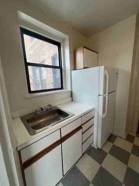 625 Gramatan Ave #1G - Photo 4 of 8