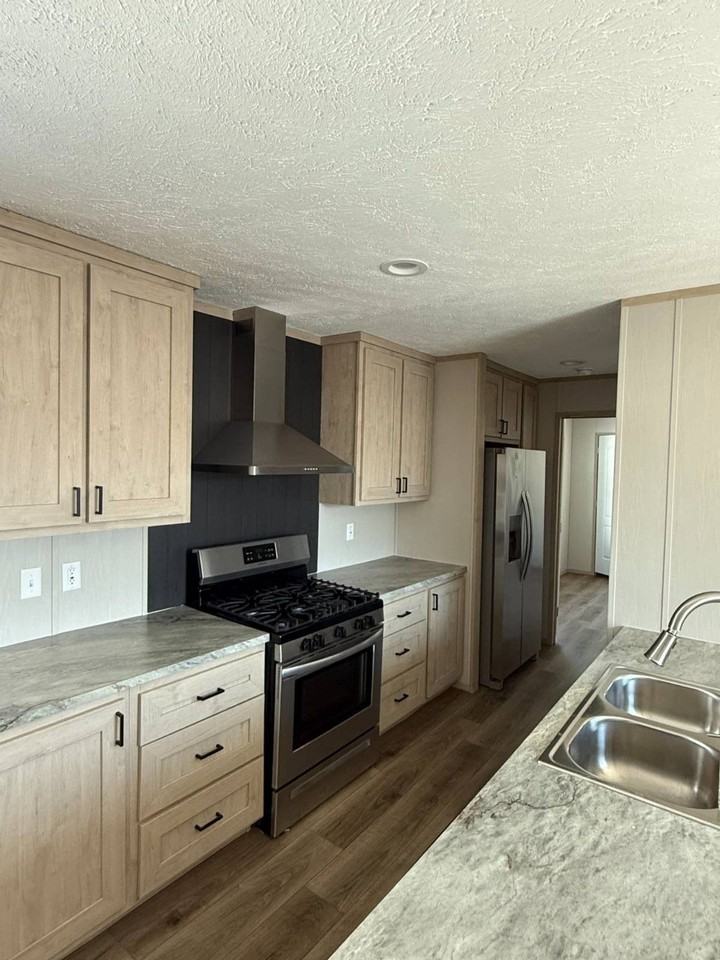 118 Lillian Ln - Photo 4 of 7