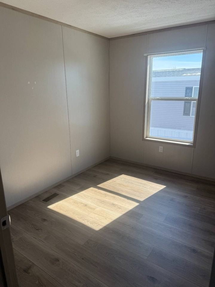 118 Lillian Ln - Photo 6 of 7