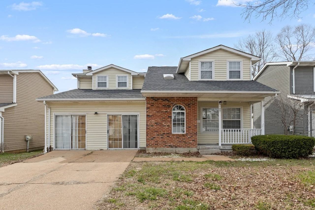 3107 Lavender Ln - Photo 2 of 32