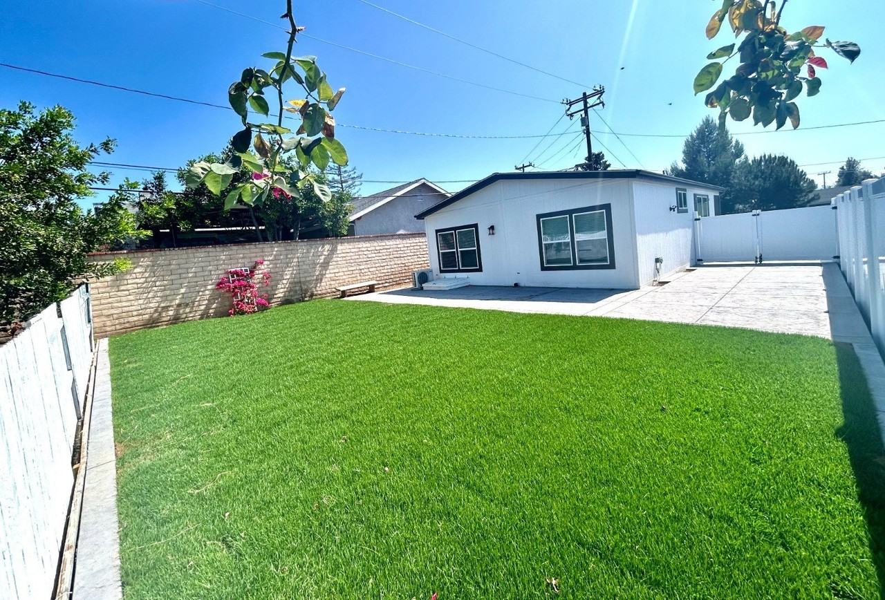 721 Wellesley Ct - Photo 3 of 12