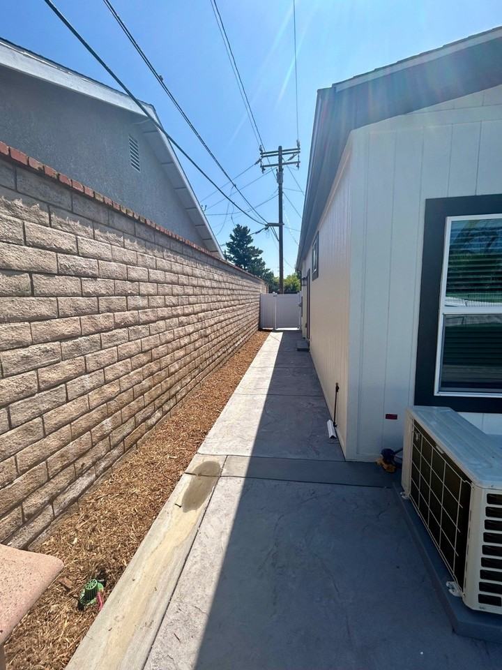 721 Wellesley Ct - Photo 5 of 12