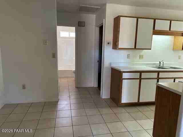 8336 E Stevens Dr Apt B - Photo 3 of 7