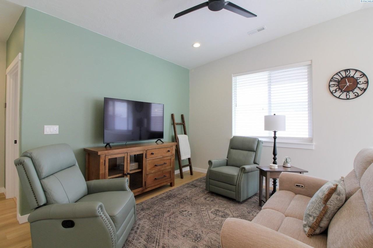 1398 Kalani Ct - Photo 6 of 24