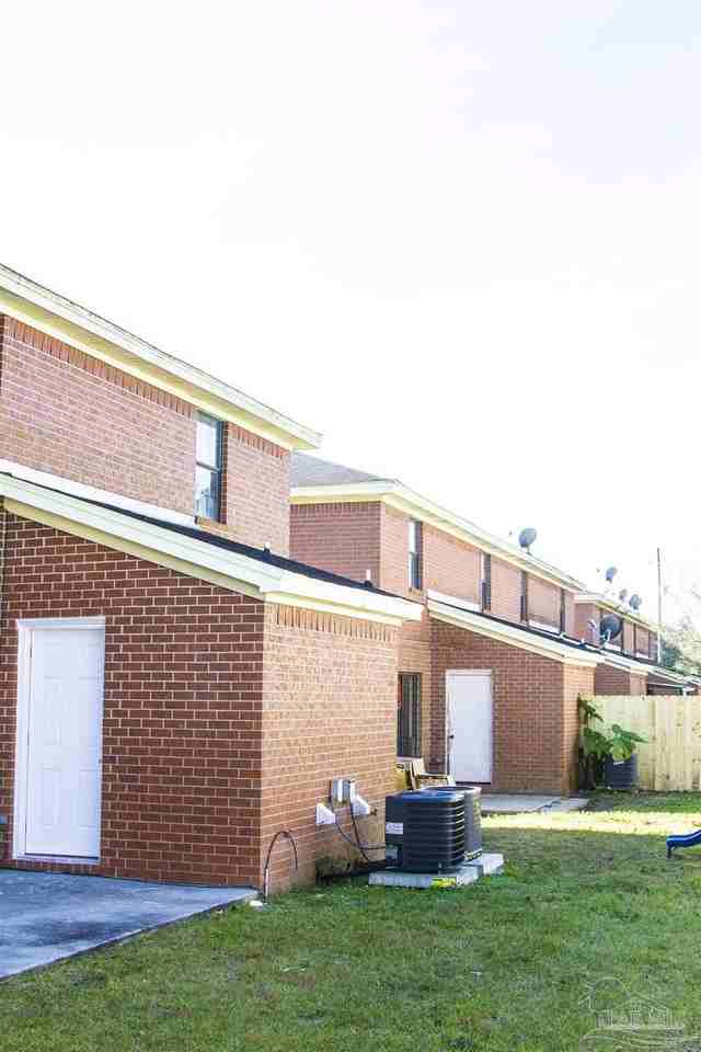 7250 Hilburn Rd Apt 4a - Photo 2 of 11