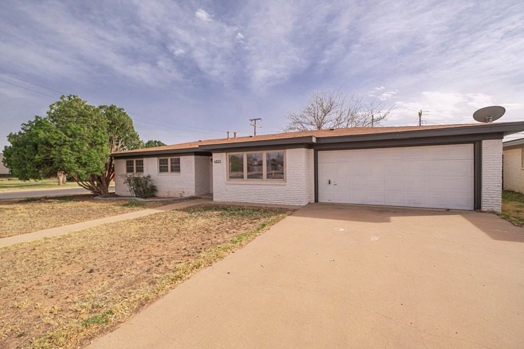 4601 Thomason Dr - Photo 2 of 36