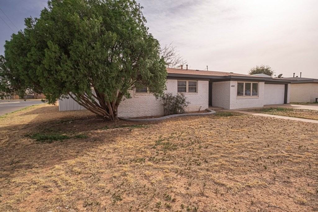 4601 Thomason Dr - Photo 3 of 36